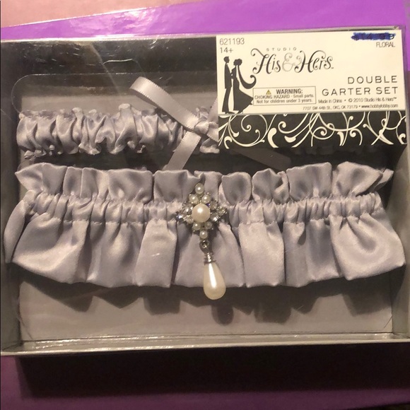 Garter Set - Picture 3 of 3